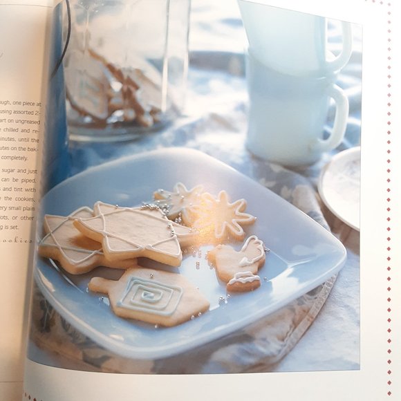 MARY ENGELBREIT'S "Tis the Season Holiday Cookbook" (hardcover) - Picture 6 of 9